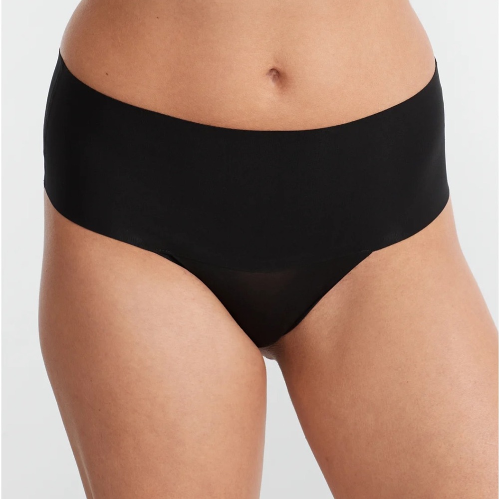 SPANX Undie-tectable Thong in Very Black NWT